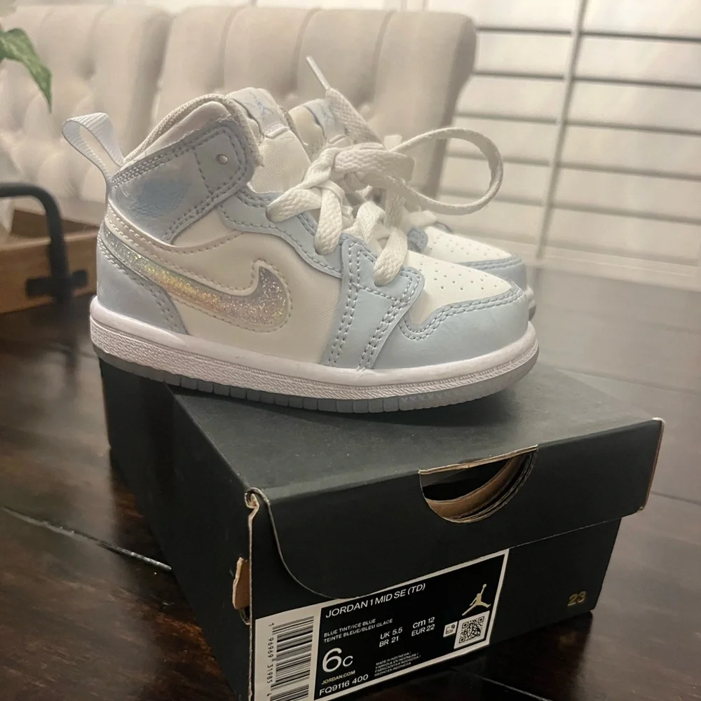 Jordan 1 MID SE (TD)
